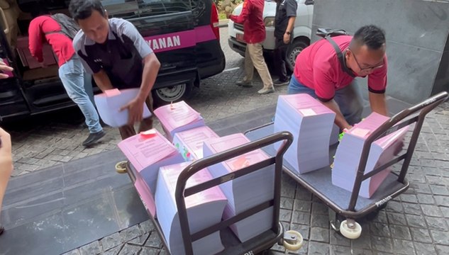 Berkas 9 Tersangka Korupsi Tata Kelola Minyak Mentah Diserahkan ke PN Jakpus