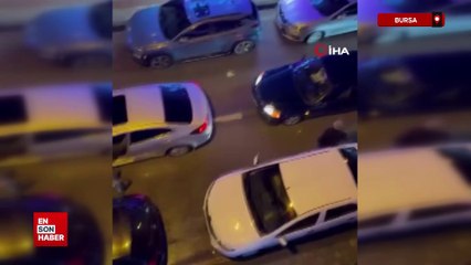 Bursa'da alkollü sürücü tek şeritli yolda trafiği kesti