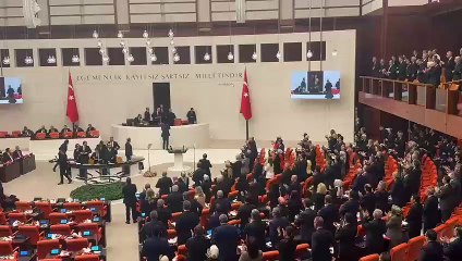 Meclis açıldı, CHP, TİP EMEP sıraları boş kaldı