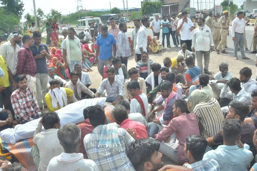 Jodhpur Hit and Run: बाइक चालक की जान लेकर कार भगा ले गया चालक, गुस्साए परिजनों ने नागौर हाईवे पर शव रखकर रास्ता रोका