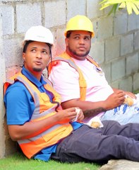 Aveces no te ENVIDIAN por lo que puedas tener  sino por quien eres