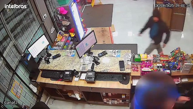 Idoso é agredido durante assalto a posto de combustíveis