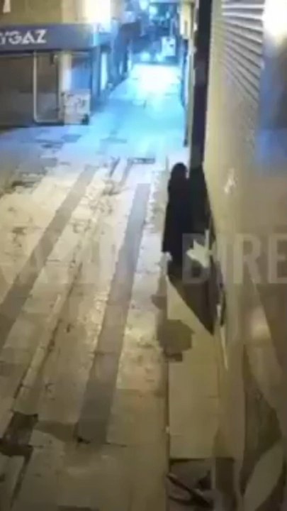 İddiaya göre, AK Parti’li Birecik Belediye Başkanı Mehmet Begit ve yeğeni, gece yarısı bir eve silahlı baskın düzenledi.