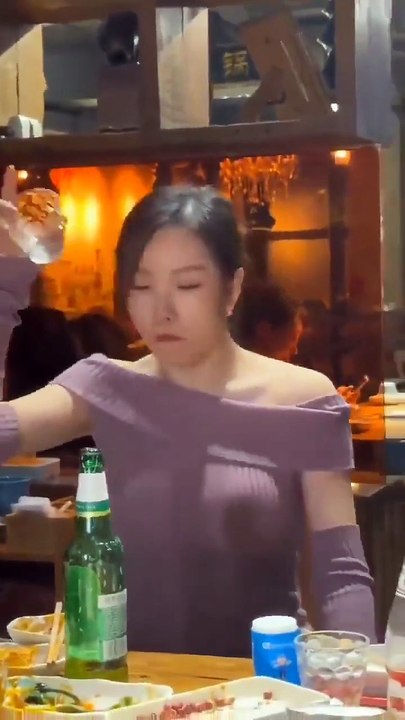 Quand ta femme est un peu jalouse et que tu as les yeux qui trainent trop