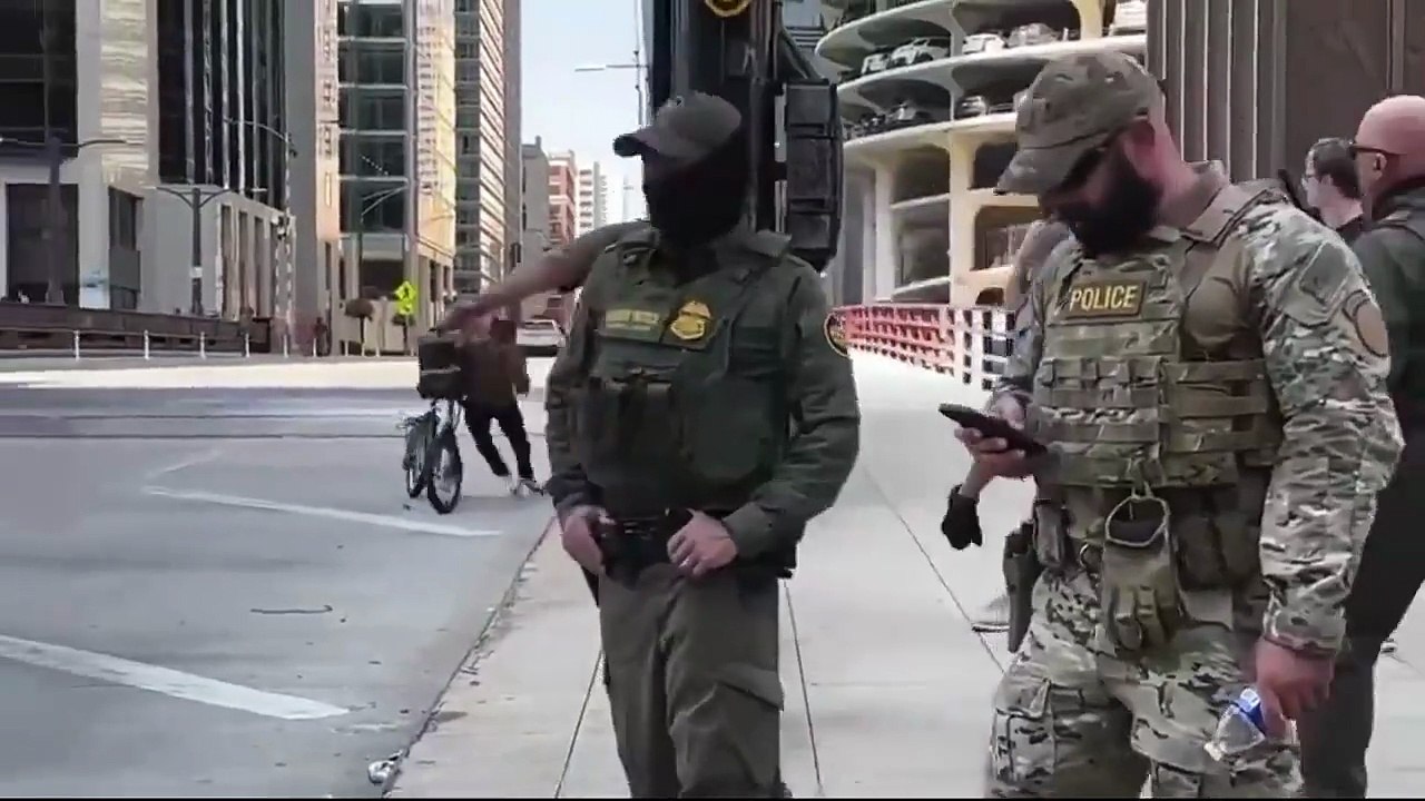 Ce livreur à vélo echappe à la police d'une façon géniale