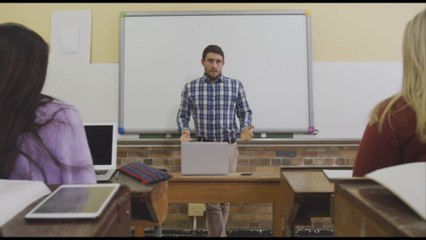 Educazione sessuale: i giovani preferiscono parlarne a scuola