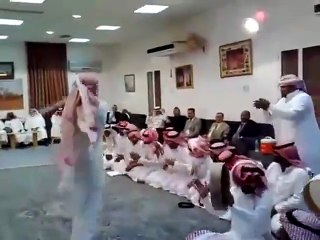 وصلة رقص فولكلور شعبي داخل أحد الافراح بالمملكة !