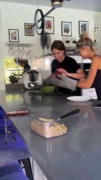 Flexible Shoulders Successfully Flip Pot