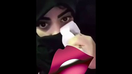 بالفيديو فتاة سعودية تقوم بحركات غريبة أمام سائقها الآسيوي وتشعل غضب السوشيال ميديا