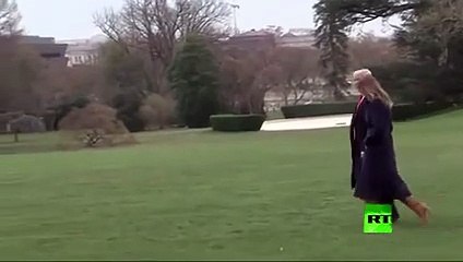 دونالد ترامب ينقِذ زوجته.. شاهدي الفيديو