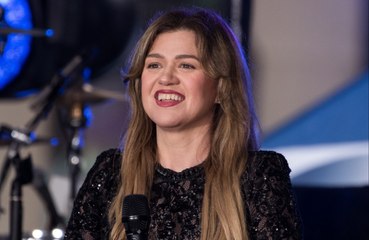 ケリー・クラークソン、元夫他界後初のトーク番組で思わず涙