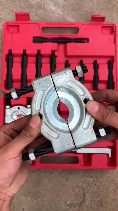 Chuck-type bearing puller repair tool