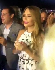 رامي عيّاش يبدع في الغناء.. وهكذا رقصت زوجته