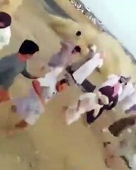 إنقلاب مركبة فوق قائدها بعد قيامه بممارسة التفحيط