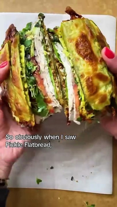 If you love pickles, you’ll enjoy this pickle flatbread sandwich 🥒 #flatbread #viralrecipe