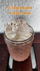 It’s getting hot 🥵 so make this frozen hot chocolate! #chocolaterecipe #frozendrinks