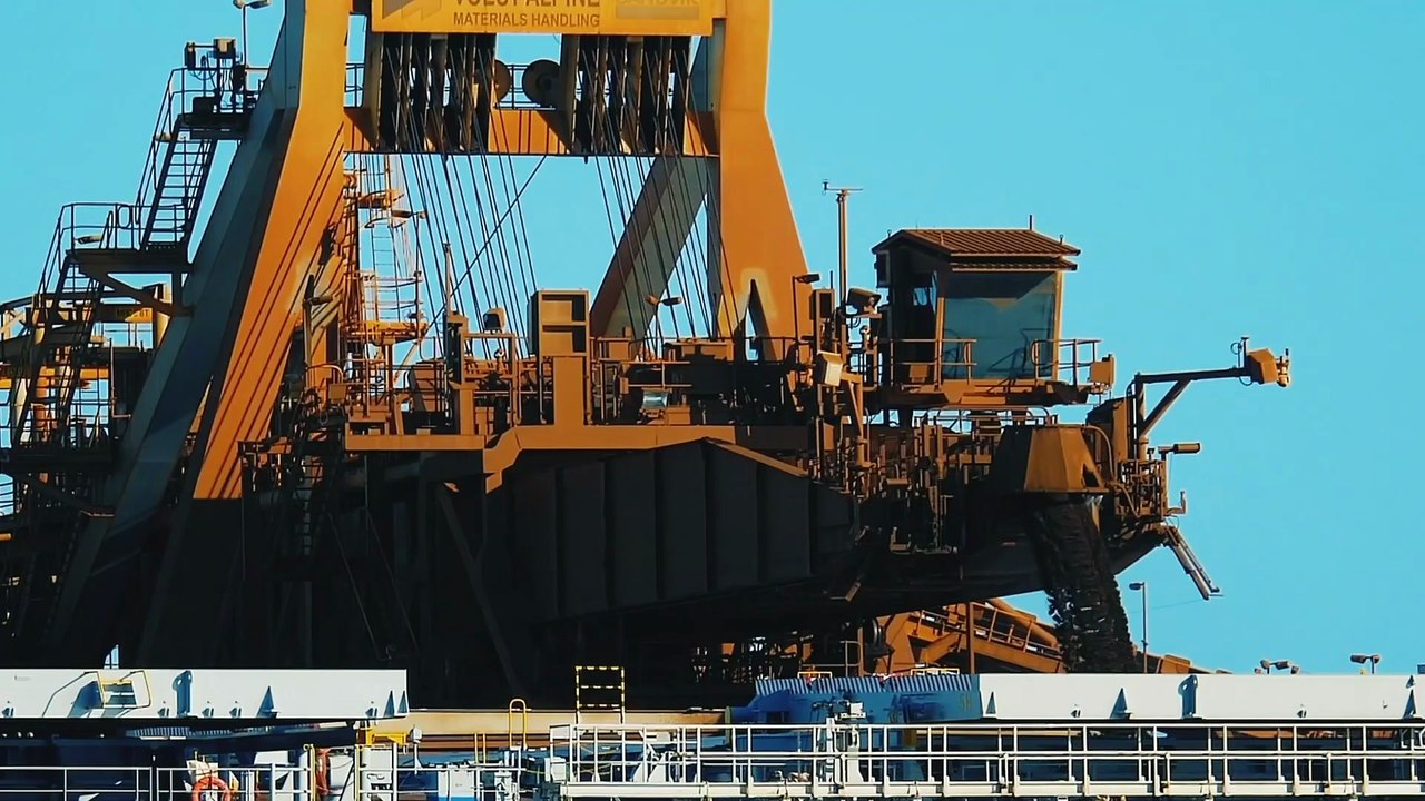 China halts new iron ore imports causes concern for Australia