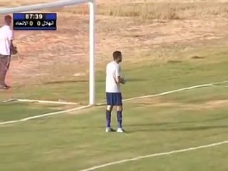 حالة من الرعب تسيطر على اللاعبين بعد إطلاق نار داخل ملعب بنهائي كأس ليبيا