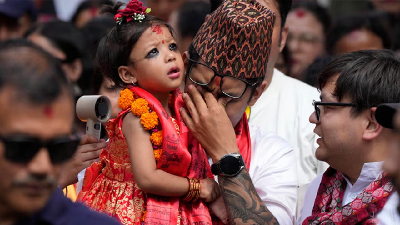 Nepal New Kumari Devi ढाई साल की Aryatara Shakya कौन है, कैसे बनते है,Family Details...