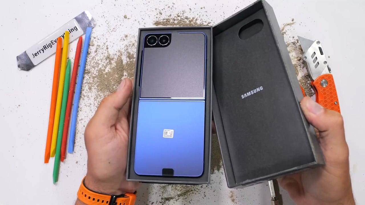 SAMSUNG Z FLIP 7 DURABILITY TEST... Revenge is the fallen..