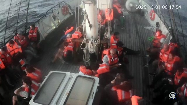 Sumud Filosu'nda arızalanan teknedeki 7 aktivisti Deniz Kuvvetleri tahliye etti