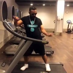 أحمد سعد يبتكر طريقة جديدة لتحدّي "كيكي"