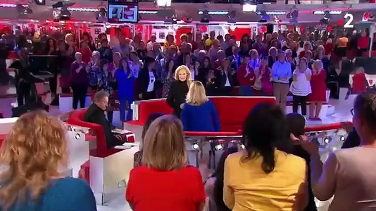 Johnny Hallyday : Sylvie Vartan se confie – Vivement Dimanche (France 2, 13 octobre 2019)