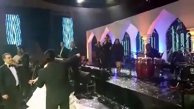 شاهدي شيماء سيف تُشارِك محمد حماقي الغناء