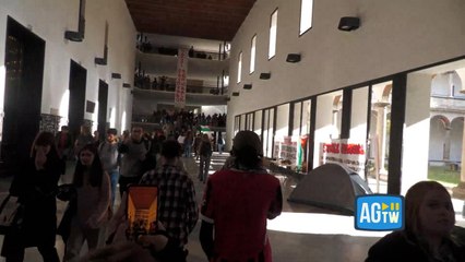 Milano, università Statale occupata dagli studenti per la Flotilla