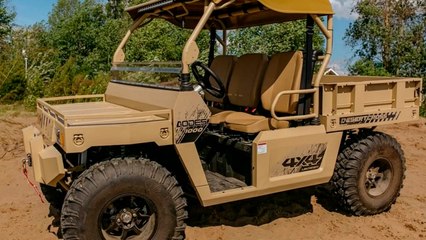 חיילים רוסים נוטשים את רכב ה-Desertcross 1000-3 שניות לפני תקיפת רחפן אוקראיני