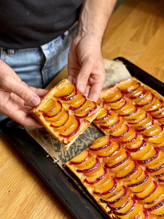 Tarte aux Prunes Rouges et Jaunes | Recette Tarte Facile et Rapide avec Pâte Feuilletée Maison