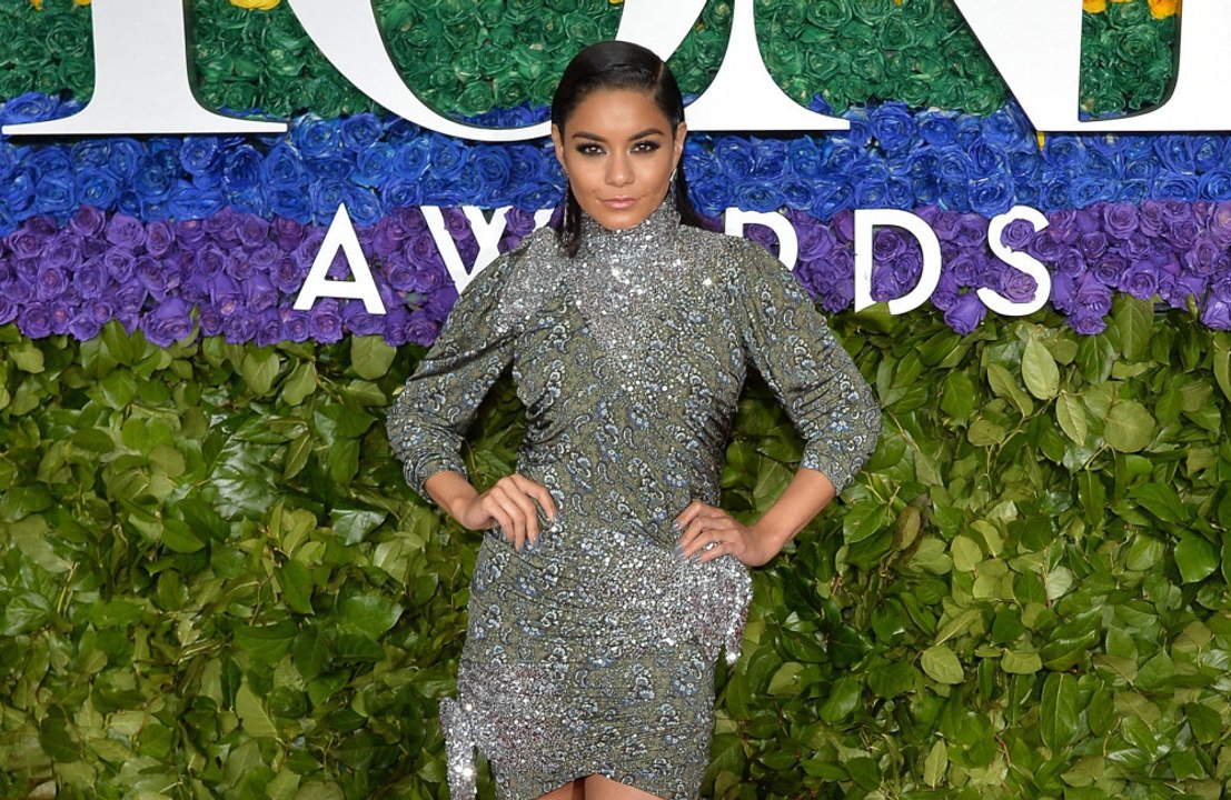 Vanessa Hudgens admits her chemistry with Zac E...
