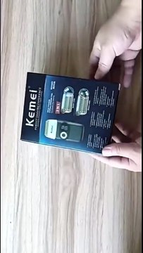 Kemei Electric Shaver Rechargeable Beard Trimmer Shaving Machine for Men Twin Mesh Washable Reciprocating Razor Li-on 5W KM-