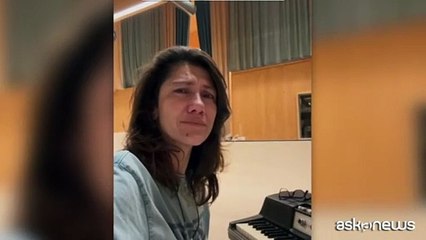 Elisa in lacrime per il blocco della Flotilla: «Portate voi gli aiuti, stanno morendo»