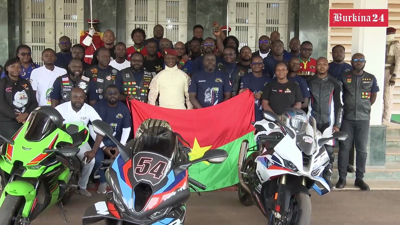 Le Capitaine Ibrahim Traoré reçoit des motards africains : "Le Burkina tient bon et va continuer à progresser"