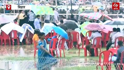 दहन से पहले ही टूटा रावण का सिर, तेज बारिश के कारण गांधी मैदान से लौटने लगे लोग