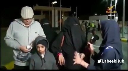 بالفيديو مسنة سعودية ترد على سؤال المذيعة لها عن سبب حضورها لمشاهدة المبارايات