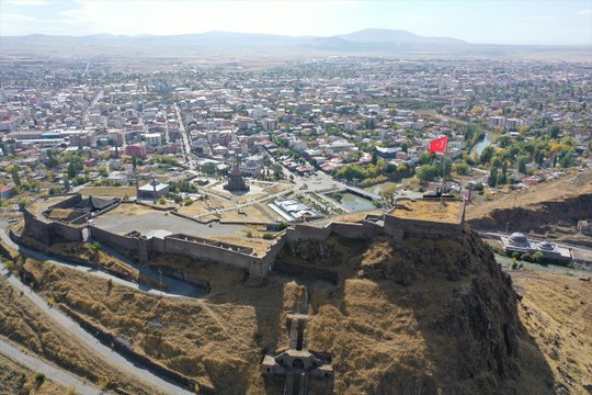 Zamana meydan okuyan şahit: Tarihi Kars Kalesi