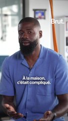 "C'était difficile à la maison avec le loyer. Je ramenais un peu d'argent grâce au foot pour aider mon père."