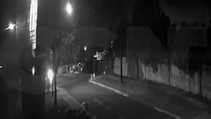 Câmera flagra colisão entre carro e caminhonete no Alto Alegre