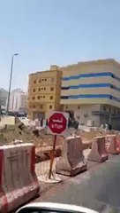 الدوريات الأمنية بمكة تُلقي القبض على سائق شيول بعد تعمده إتلاف المركبات في الشارع