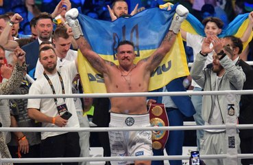 Lennox Lewis advises Oleksandr Usyk to retire while he is still on top