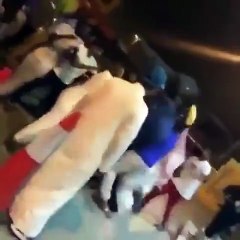 بالفيديو مشاجرة جماعية بين مجموعة من الأشخاص في جدة