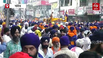 नांदेड : सचखंड गुरुद्वारामध्ये दसरा उत्साहात साजरा; तलवार घेऊन शीखांचा प्रतिकात्मक हल्लाबोल