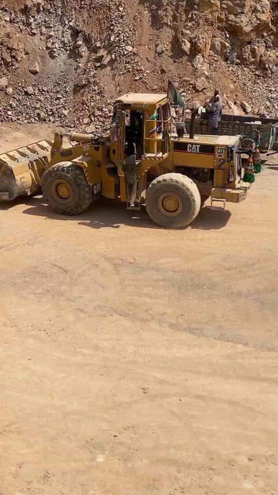 Big Rock Crusher Machine: Iron Giant in Action"Big Rock Crushing: A Powerful Process"#stonecrusher