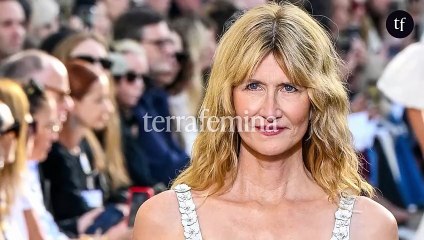"Il n'est jamais trop tard" : Laura Dern, sidérante égérie de David Lynch, fait son tout premier défilé fashion à 58 ans, et on applaudit