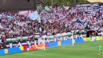 Los ultras del Rayo despliegan banderas de Palestina al grito de 