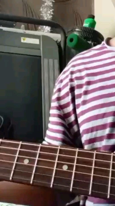 Tom FLORIS joue le morceau de Stevie Ray VAUGHAN - Version Guitare Accoustique