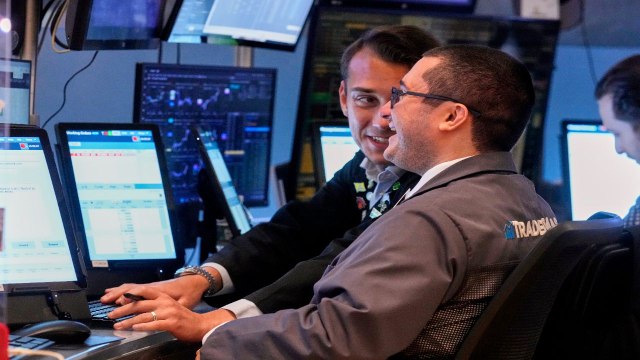 뉴욕증시, 동반 상승 출발...S&P 500·나스닥 장중 사상 최고치 / YTN