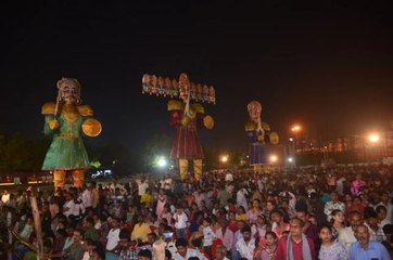 विजयादशमी का उल्लास : श्रीराम के तरकश से अग्निबाण... धू-धू कर जला दशानन